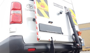 Toyota Proace mit Hebebühne
